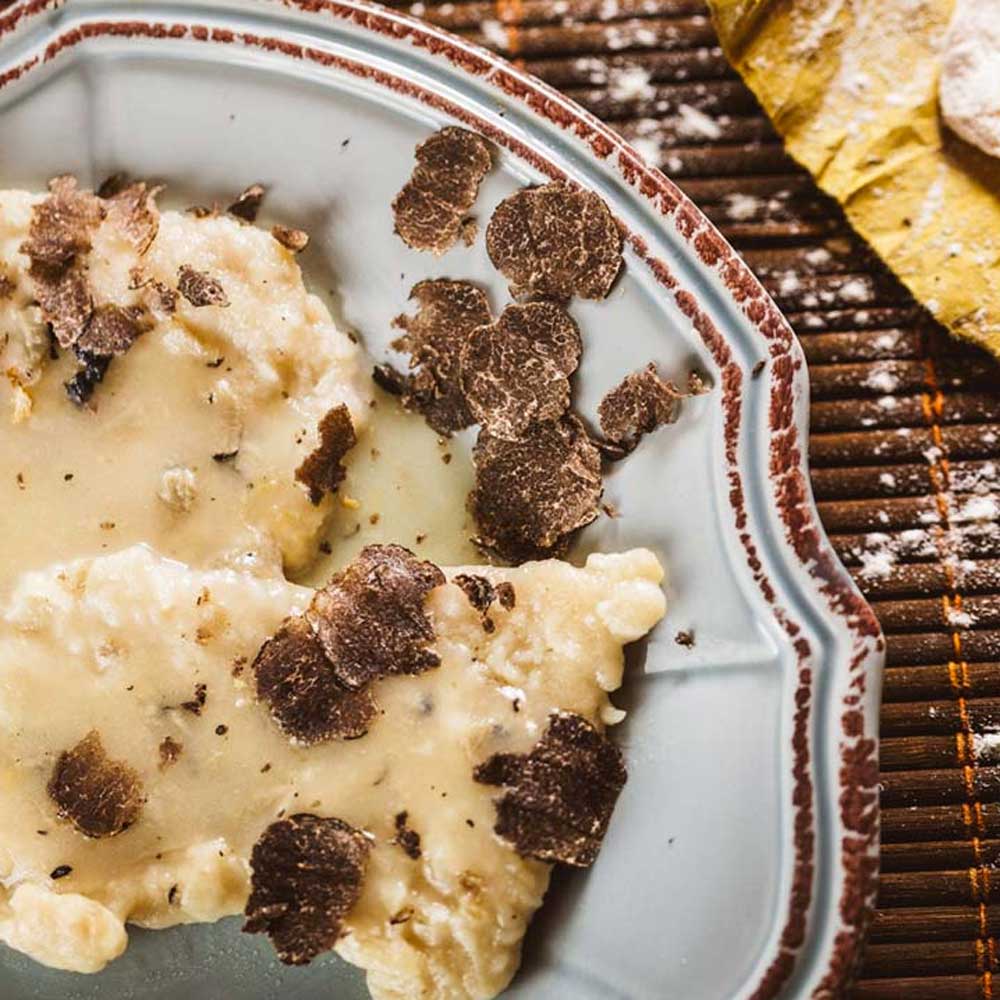 Sliced Istrian White Spring Truffles